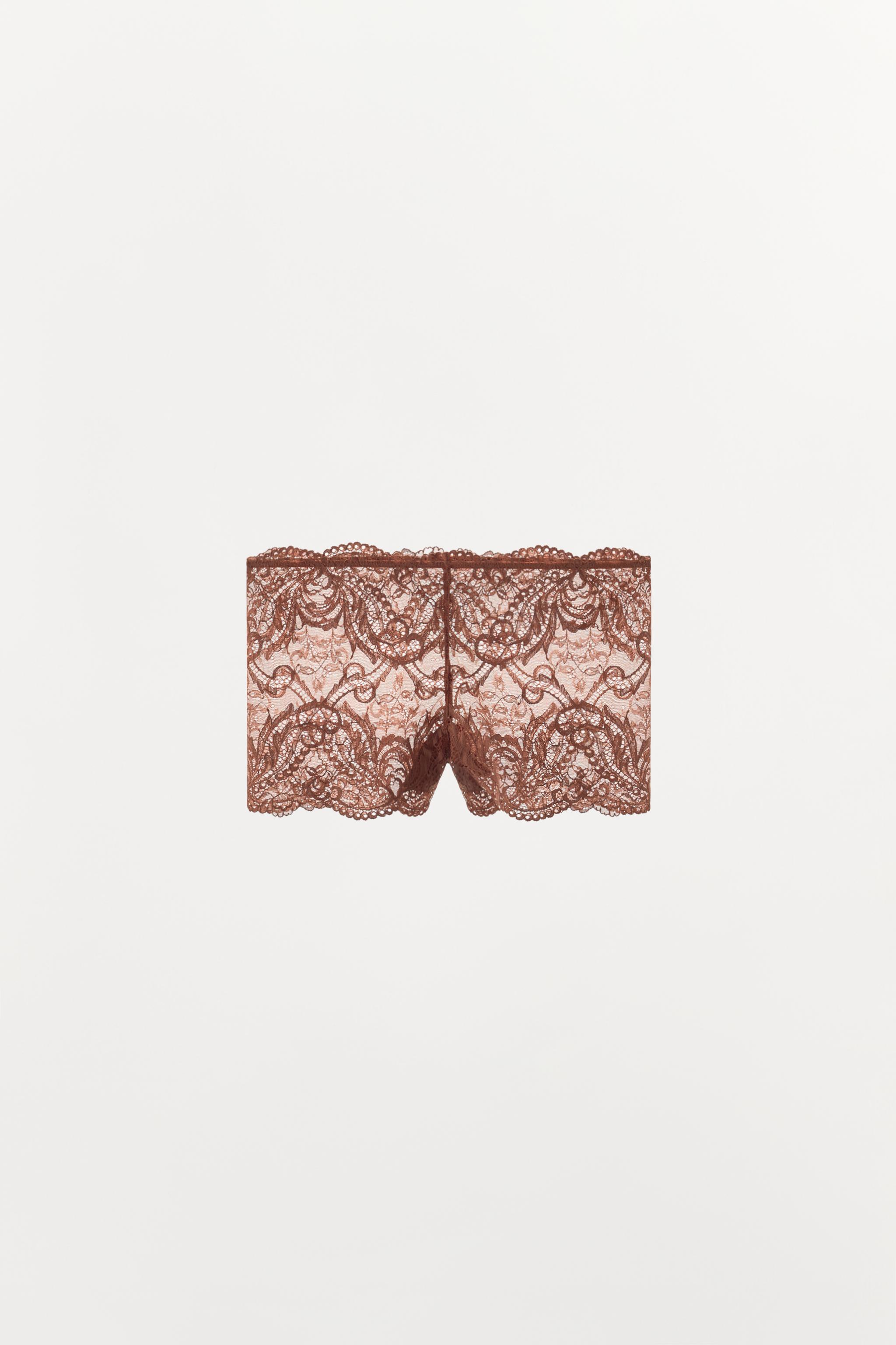 CULOTTE EN DENTELLE